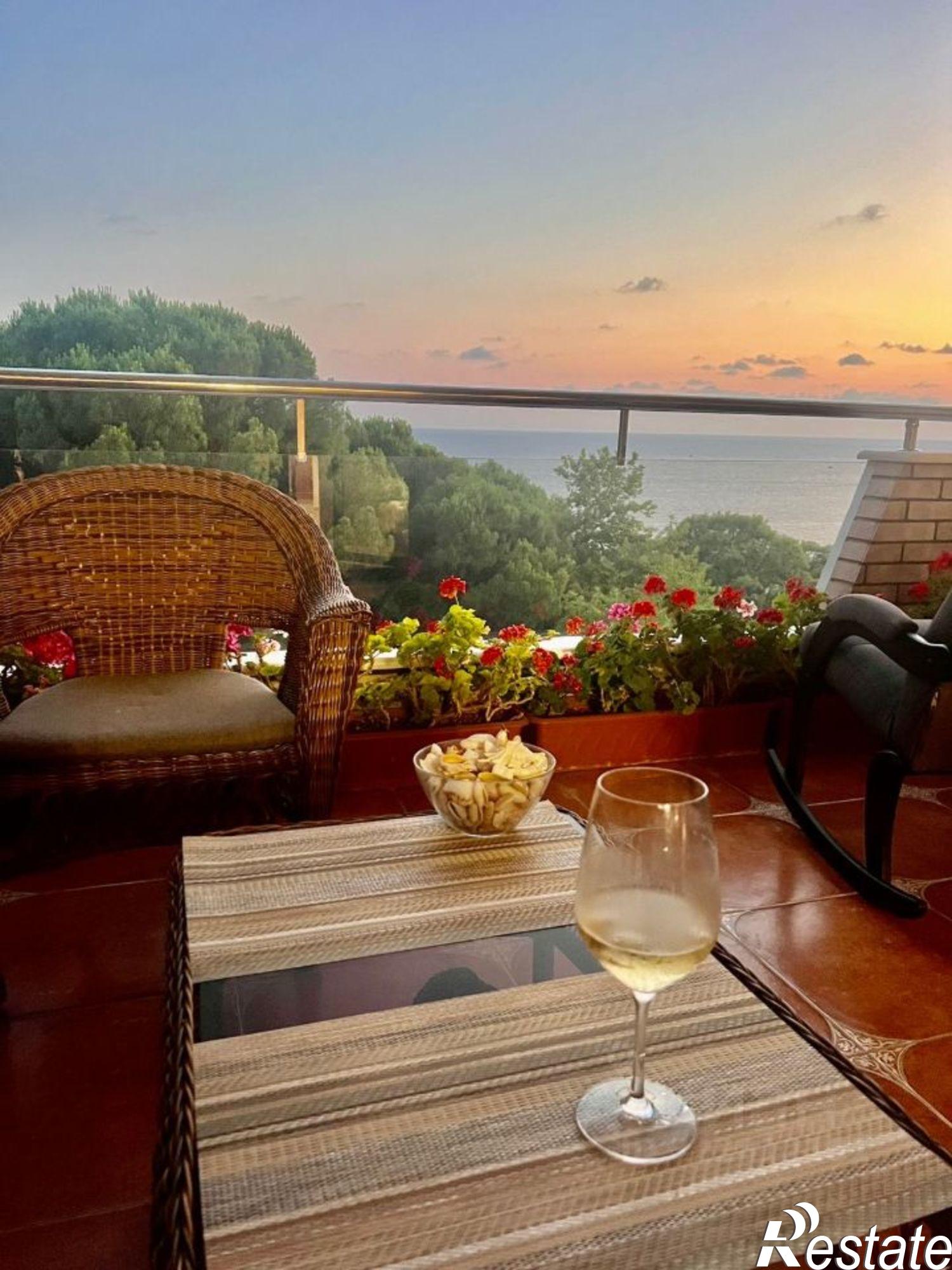 Сдать квартиру за 550 000 рублей на Курортный пр-кт, 95А