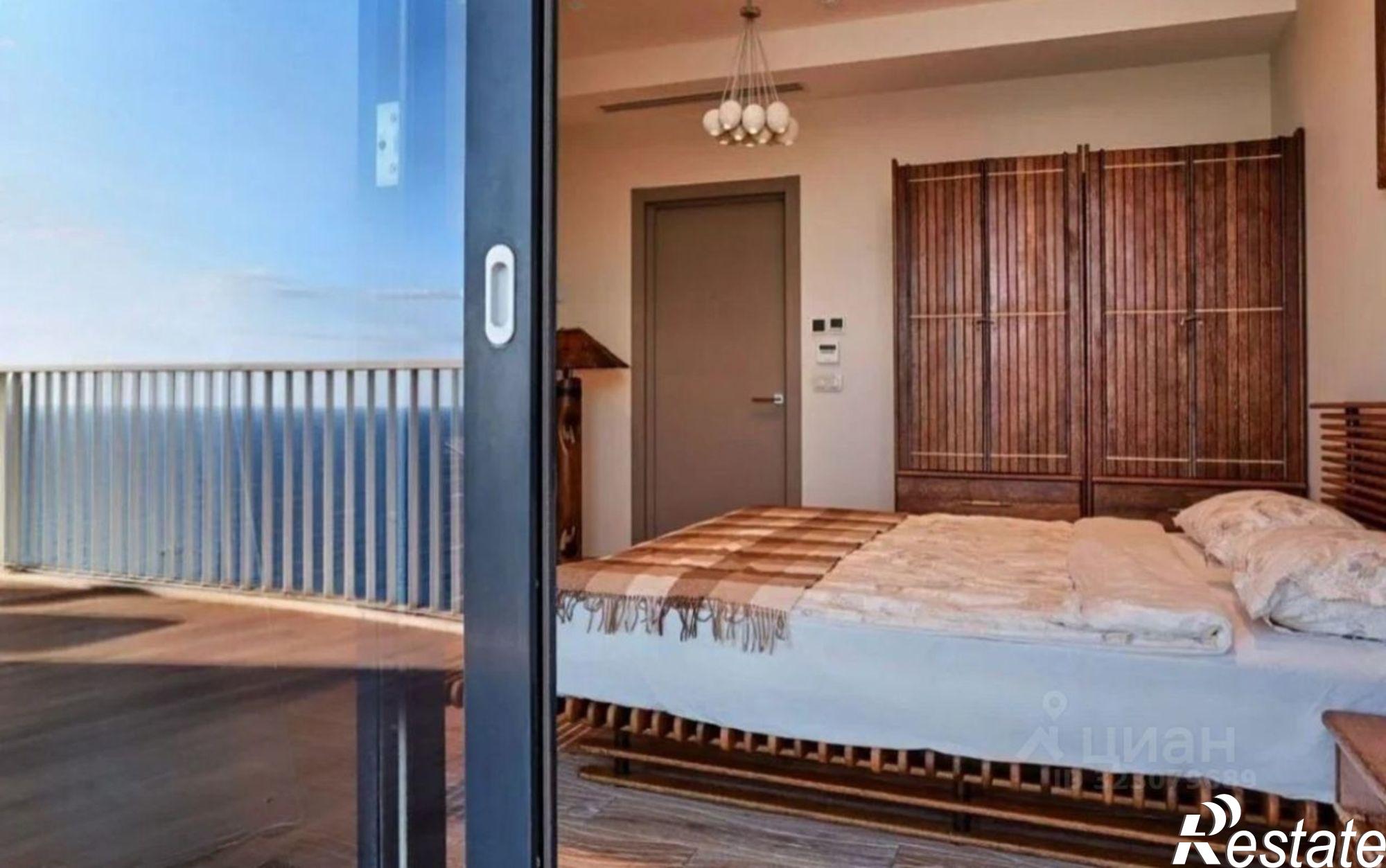 Купить квартиру за 35 000 000 рублей на Курортный пр-кт, 105