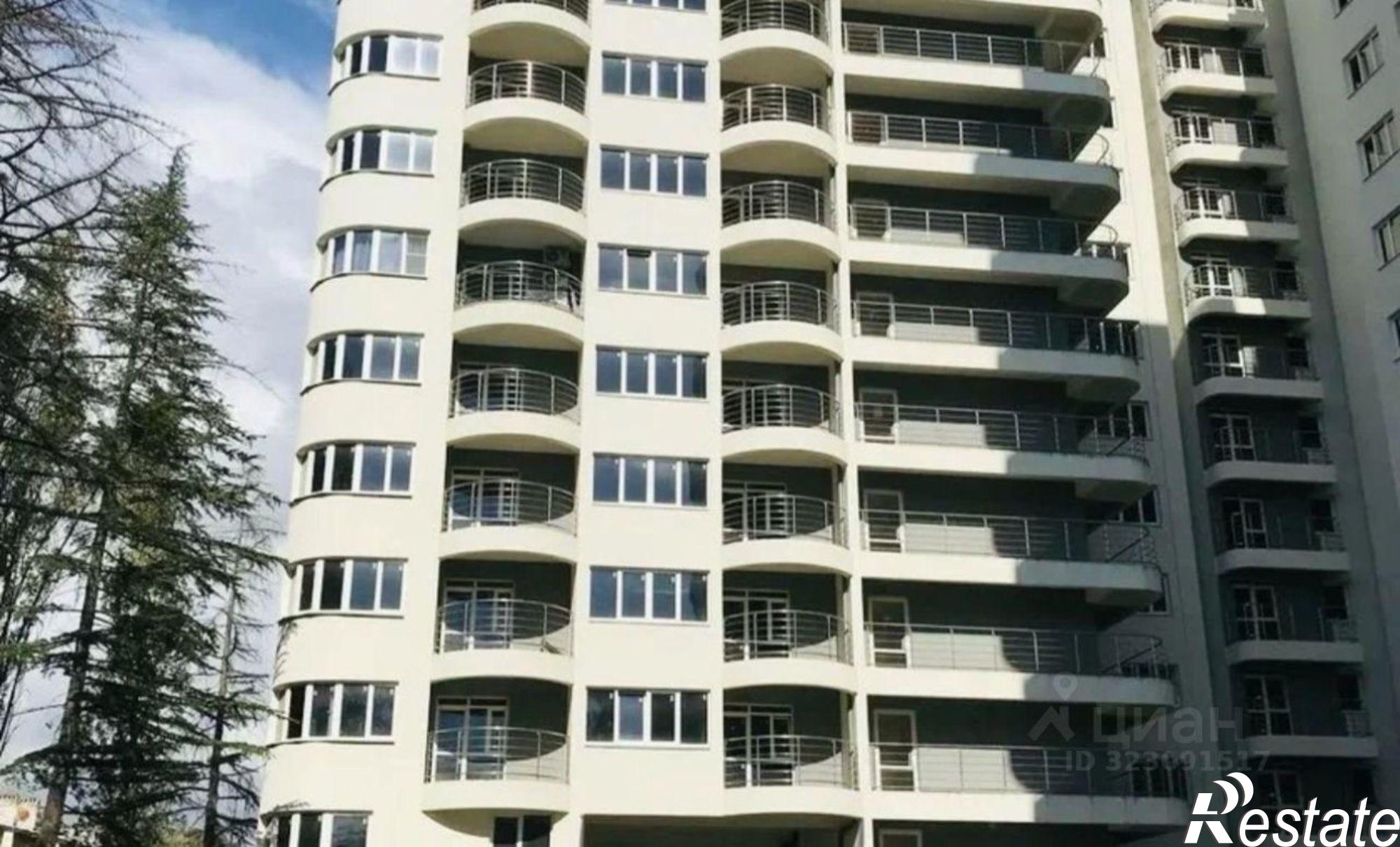 Купить квартиру за 16 000 000 рублей на Туапсинская улица, 19