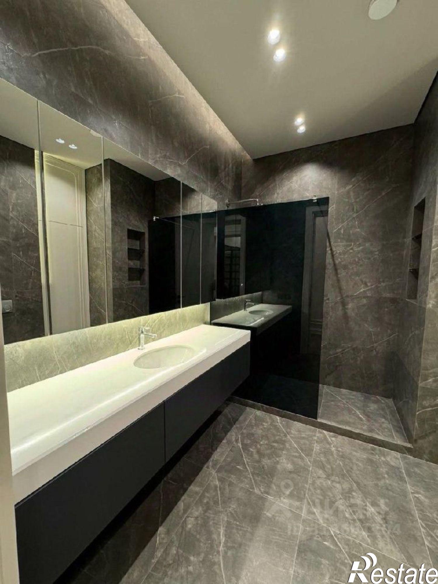 Купить квартиру за 8 900 000 рублей на Морской пер, 2