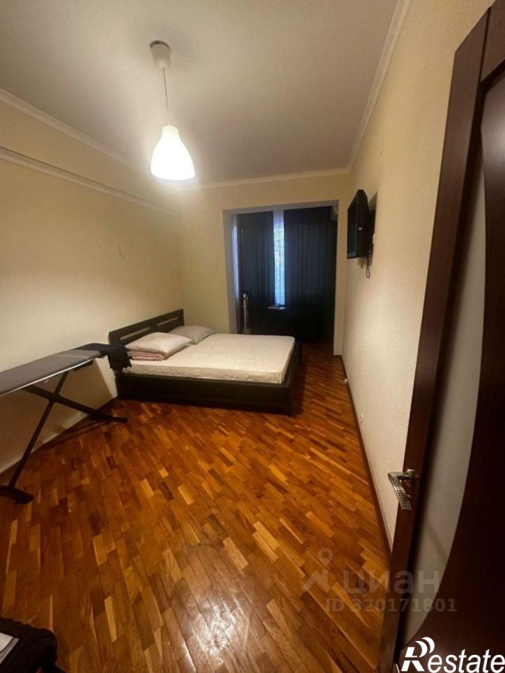 3-комн квартира улица Павлова, 70,  д. 70