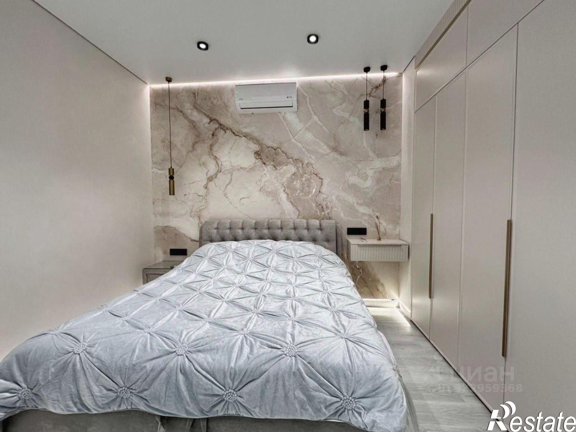 Купить квартиру за 40 000 000 рублей на ул Гагринская, 3/8