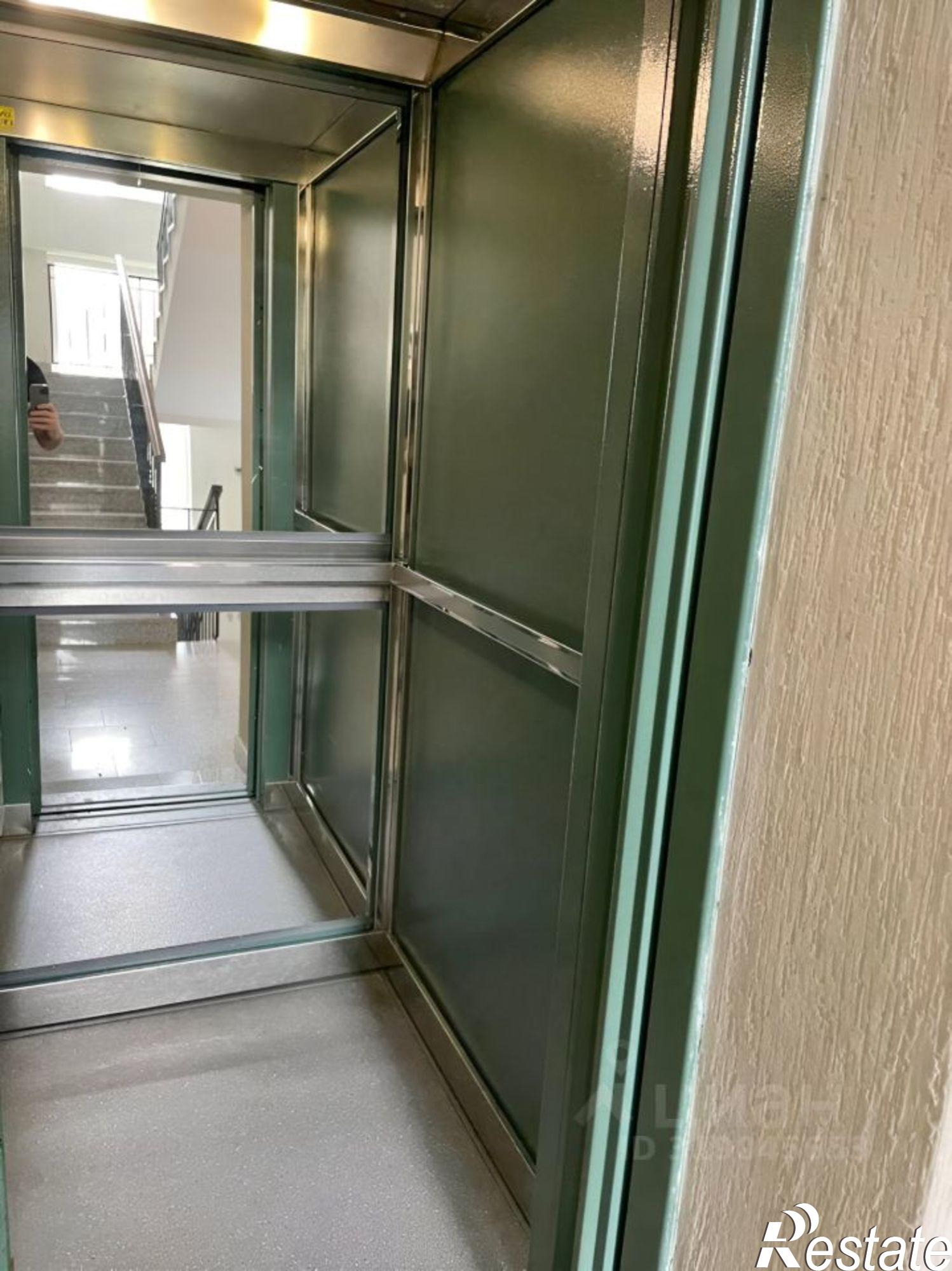 Купить квартиру за 28 000 000 рублей на ул Соколова, 6А