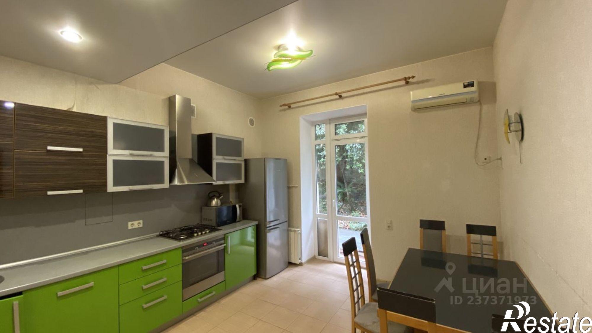 Сдать квартиру за 70 000 рублей на ул Грибоедова, 31