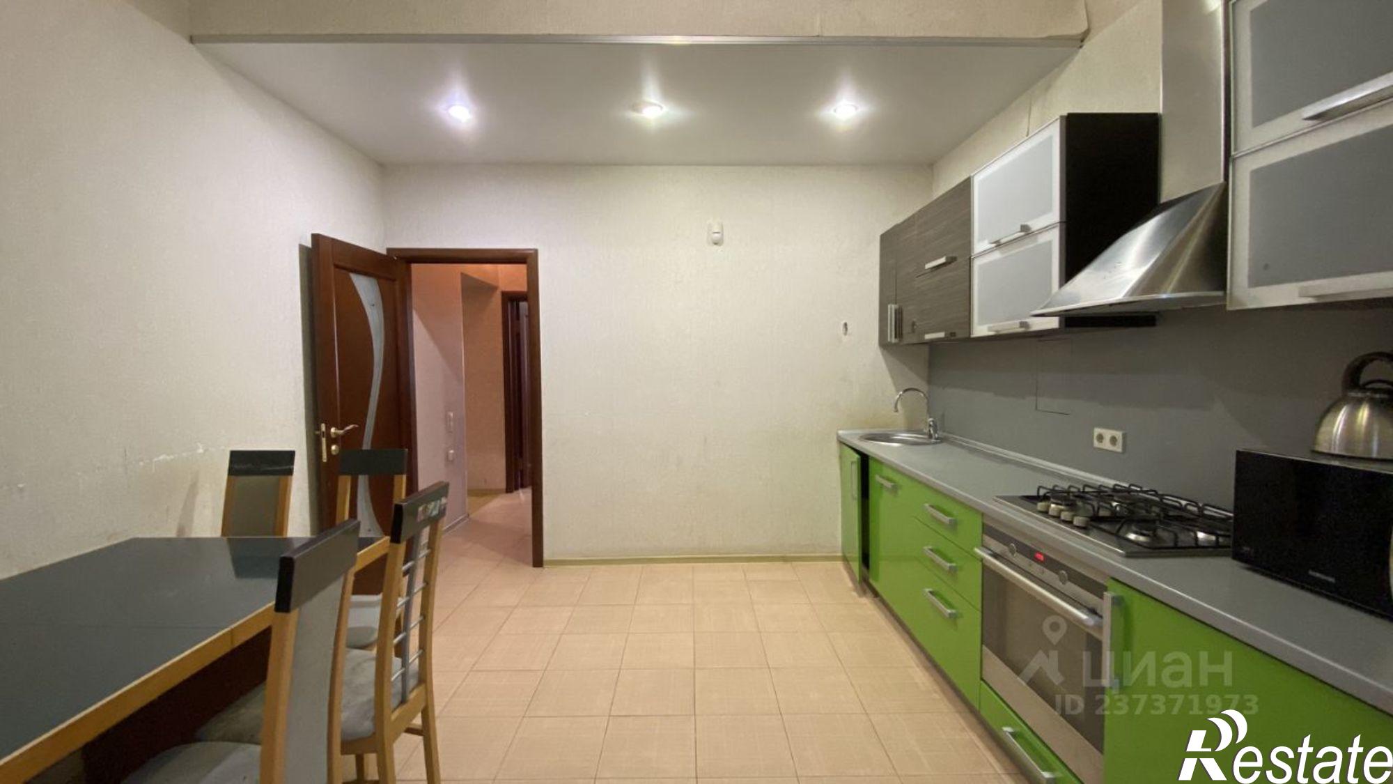 Сдать квартиру за 70 000 рублей на ул Грибоедова, 31