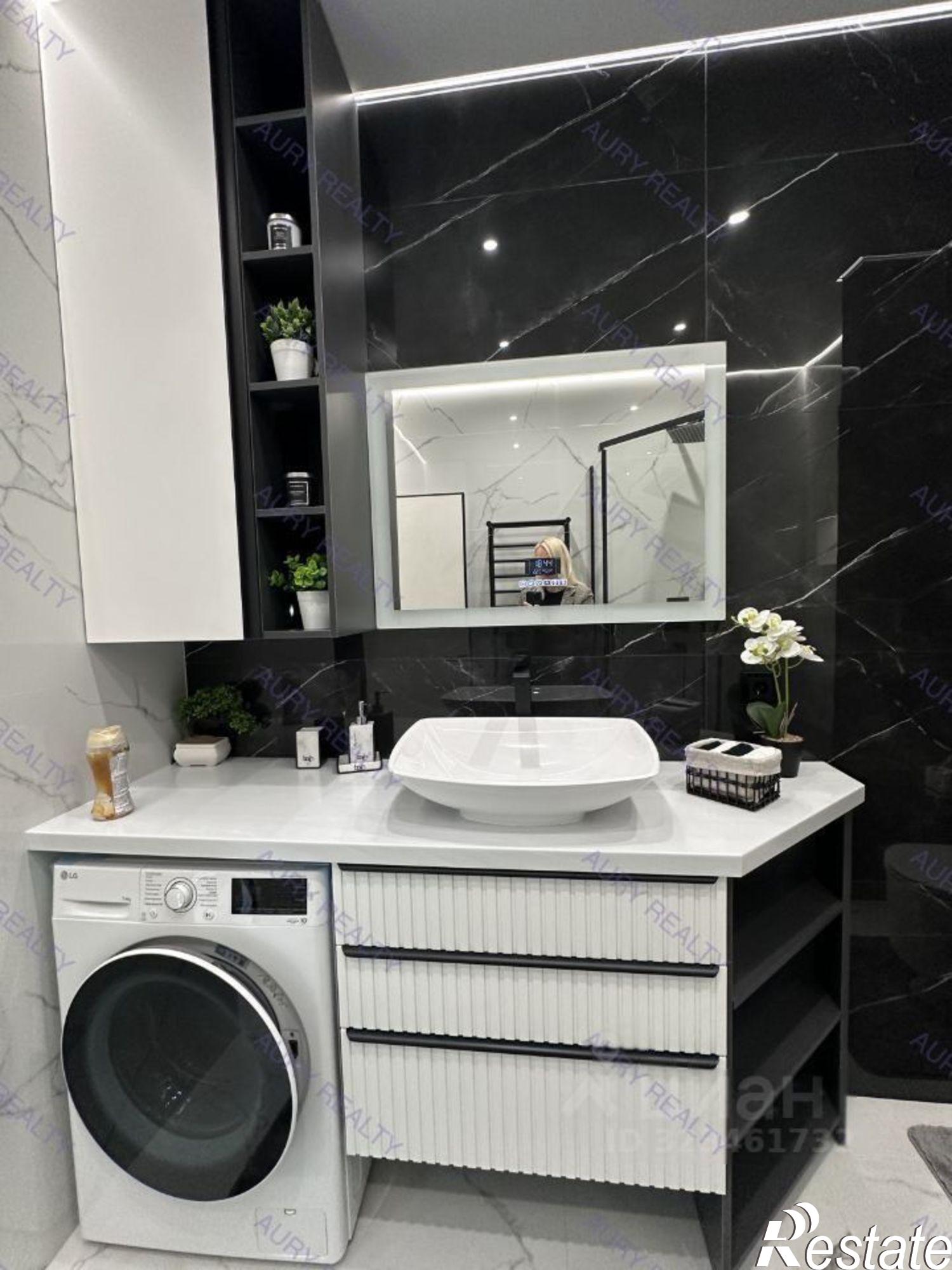 Купить квартиру за 23 800 000 рублей на ул Гагринская, 3/8