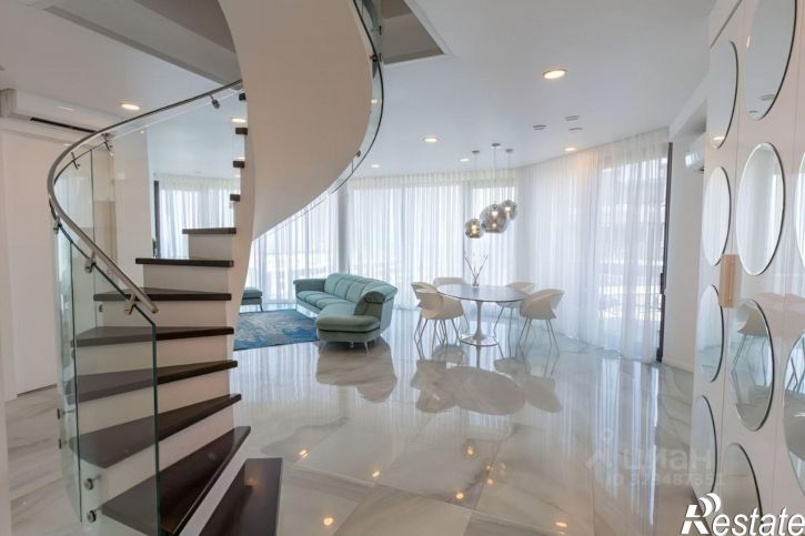 3-комн квартира улица Войкова, 21,  д. 21