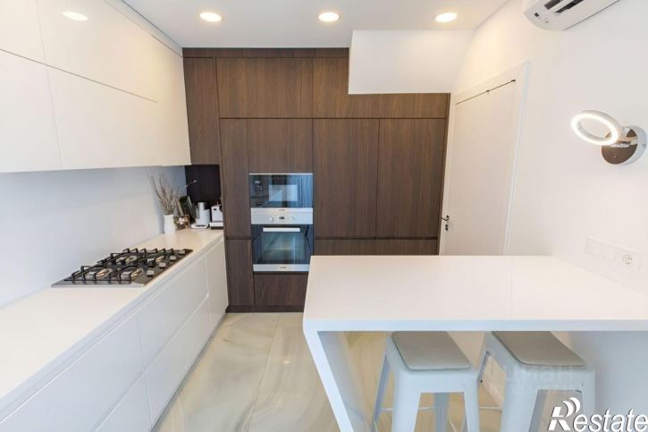 3-комн квартира улица Войкова, 21,  д. 21