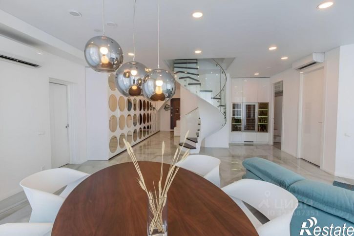 3-комн квартира улица Войкова, 21,  д. 21