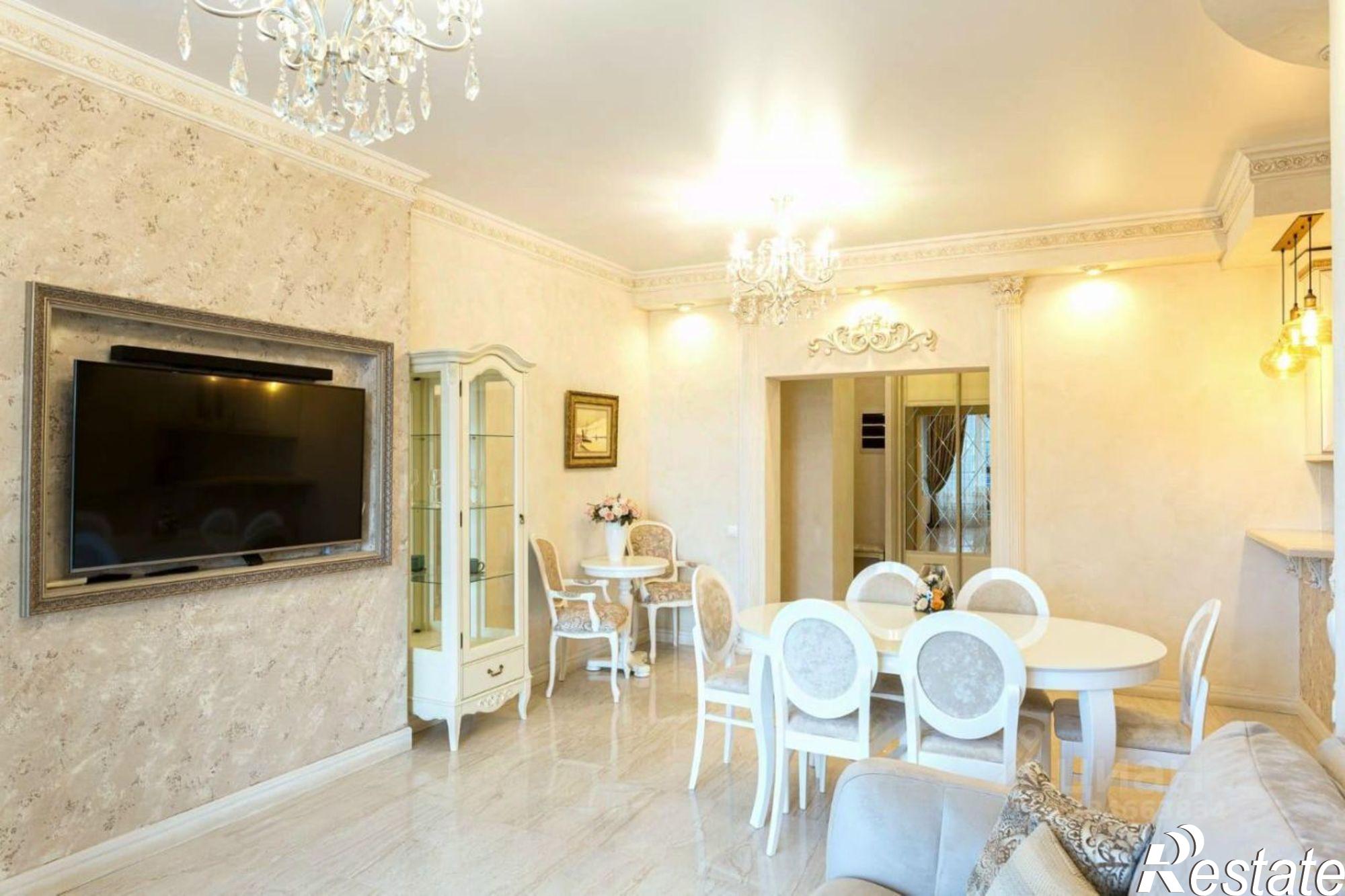 Сдать квартиру за 300 000 рублей на улица Войкова, 21