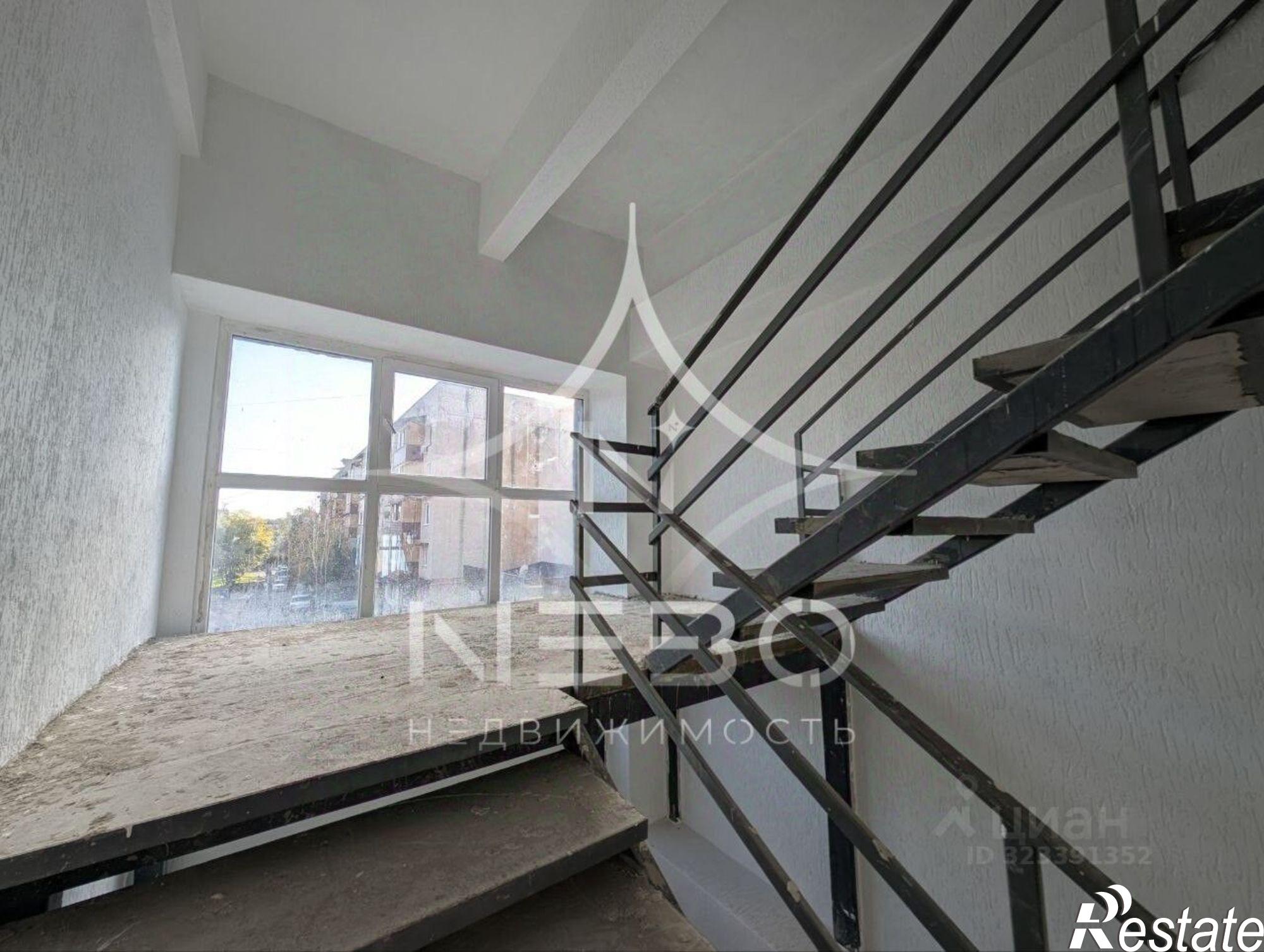 Купить помещение свободного назначения за 30 000 000 рублей на Петрозаводская улица, 8