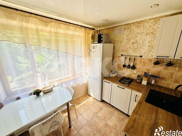 2-комн квартира улица Цюрупы, 8,  д. 8