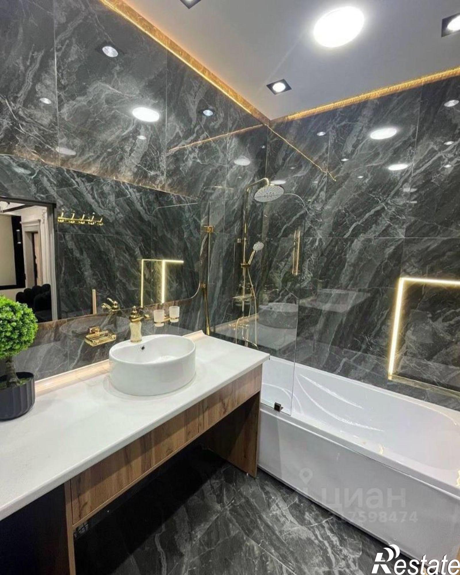 Купить квартиру за 14 300 000 рублей на ул Черноморская, 3