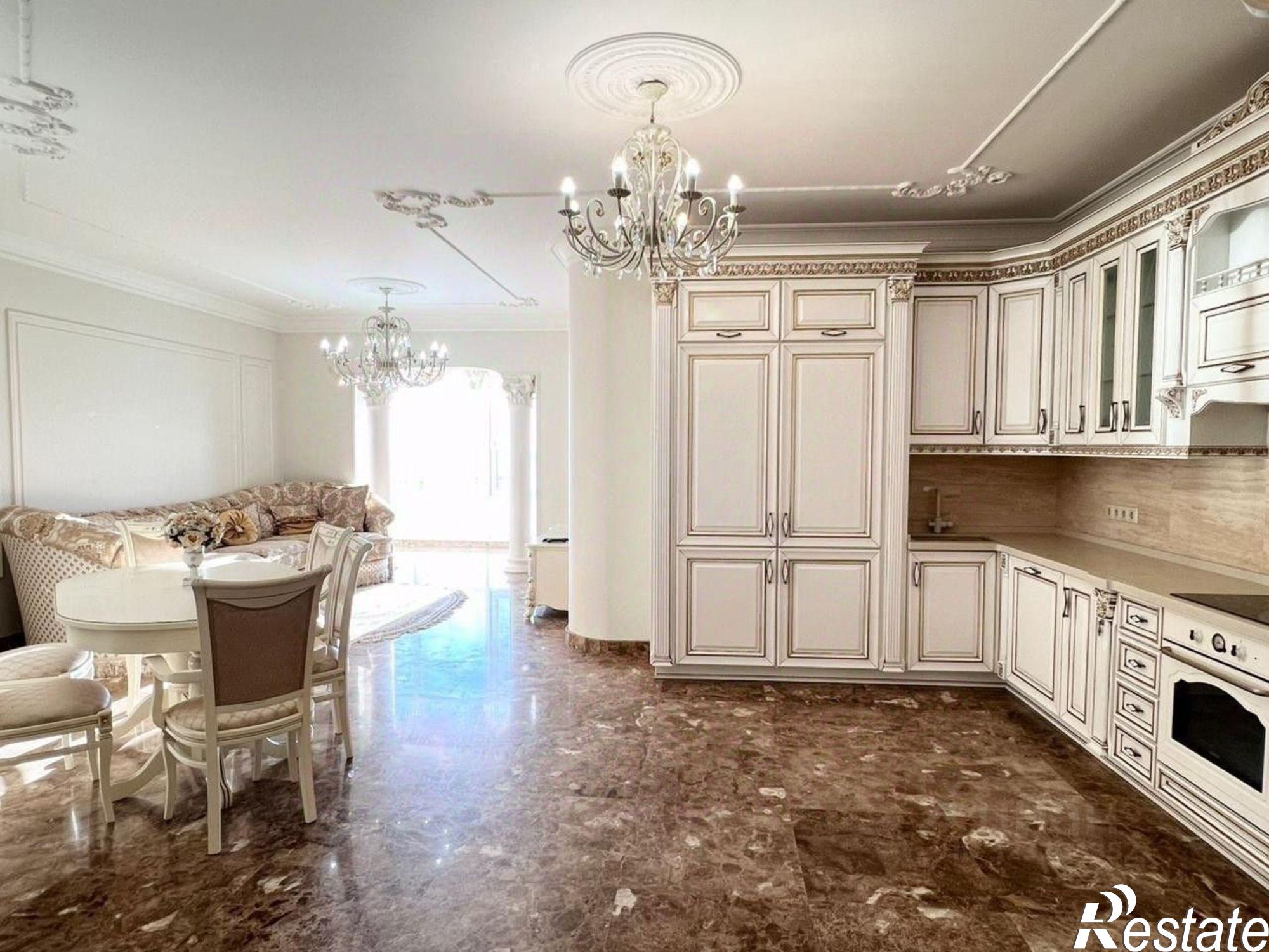 Купить квартиру за 130 000 000 рублей на Первомайская улица, 21