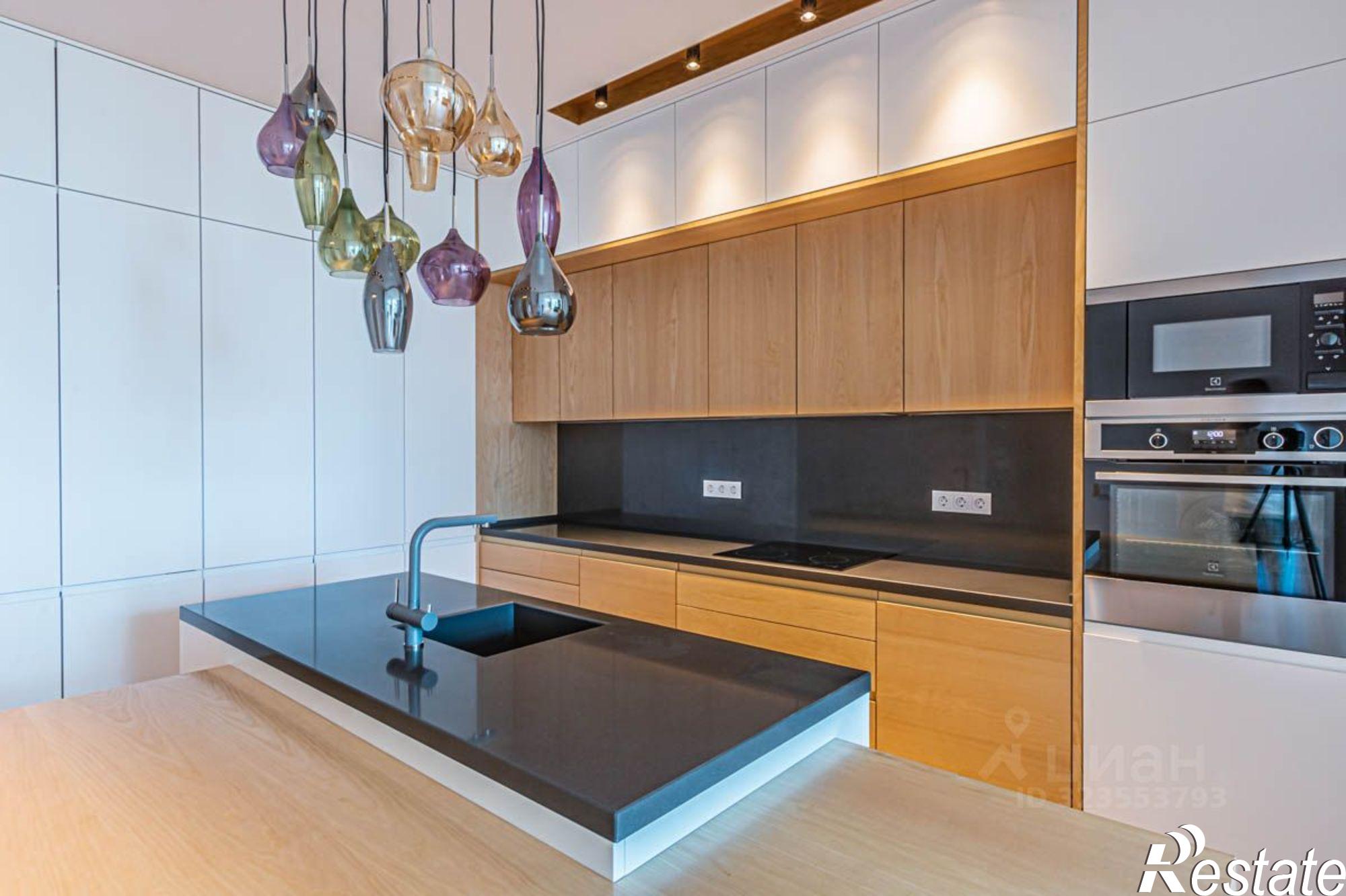 Купить квартиру за 43 000 000 рублей на ул Гагринская, 10