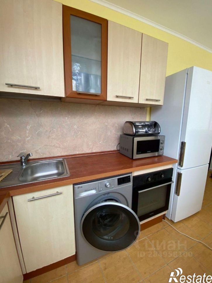 2-комн квартира Клубничная улица, 32,  д. 32