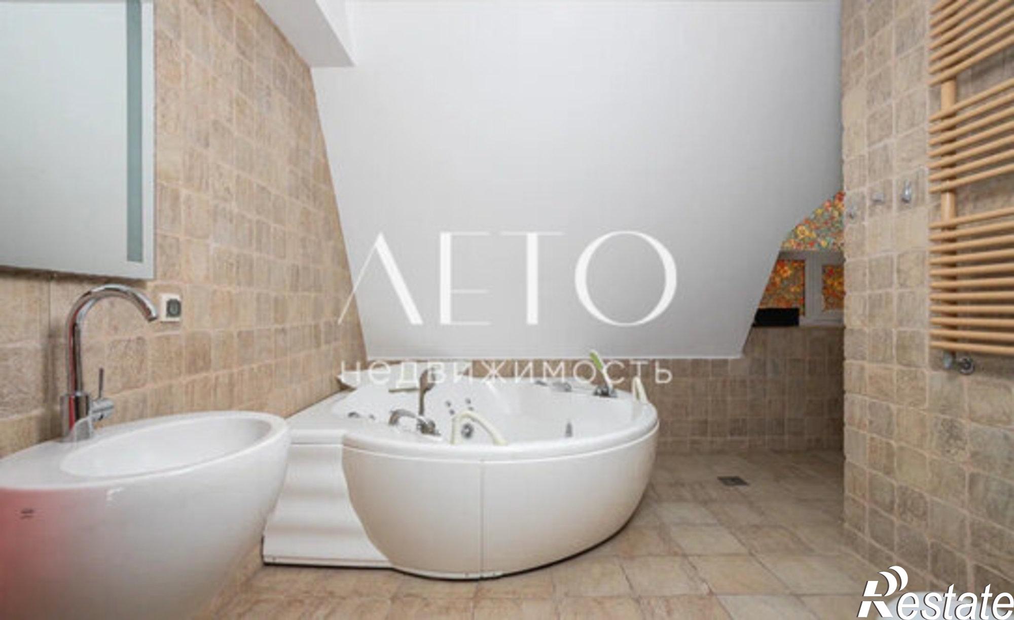 Купить квартиру за 85 000 000 рублей на улица Роз, 36