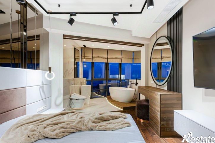 4-комн квартира улица Войкова, 21,  д. 21