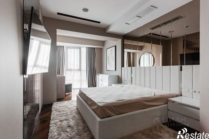 4-комн квартира улица Войкова, 21,  д. 21