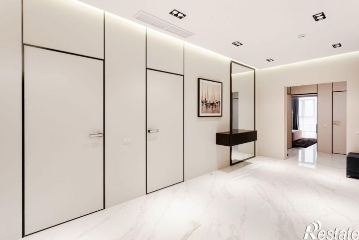 4-комн квартира улица Войкова, 21,  д. 21