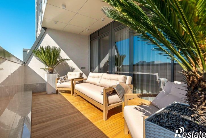 4-комн квартира улица Войкова, 21,  д. 21