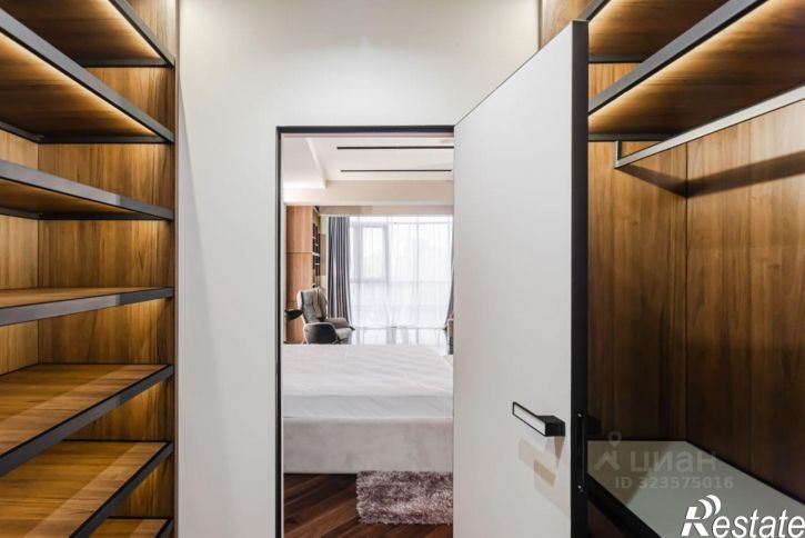 4-комн квартира улица Войкова, 21,  д. 21