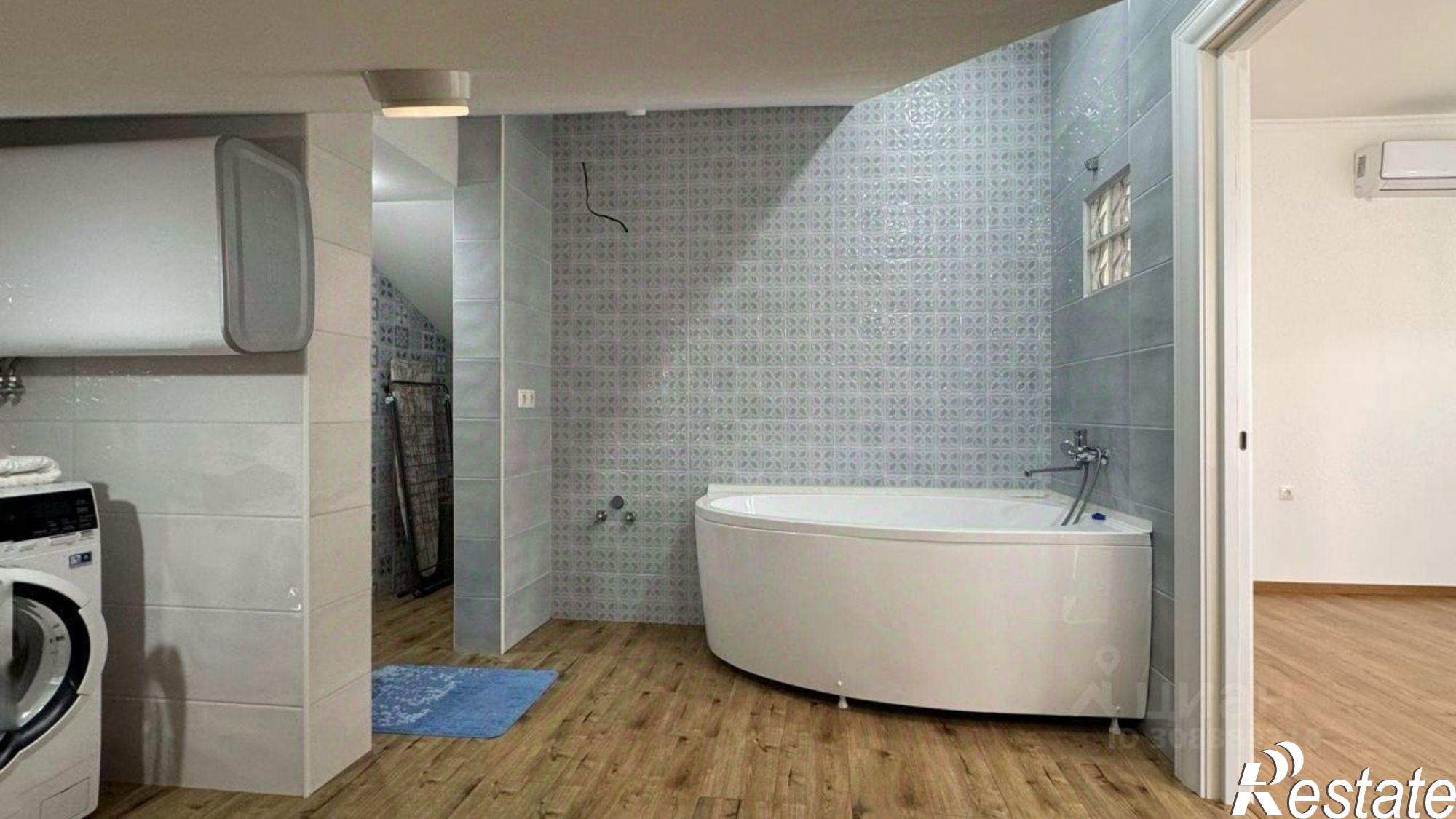 Сдать квартиру за 75 000 рублей на ул Мелетяна, 7