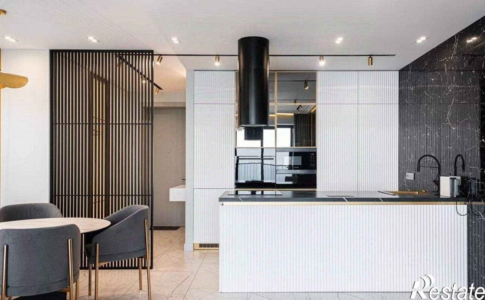 Купить квартиру за 22 000 000 рублей на Курортный проспект, 105