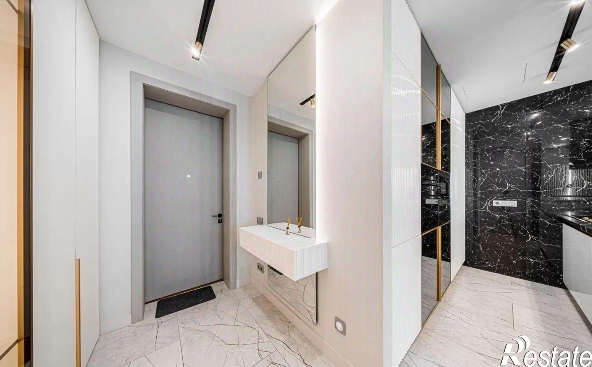 Купить квартиру за 22 000 000 рублей на Курортный проспект, 105