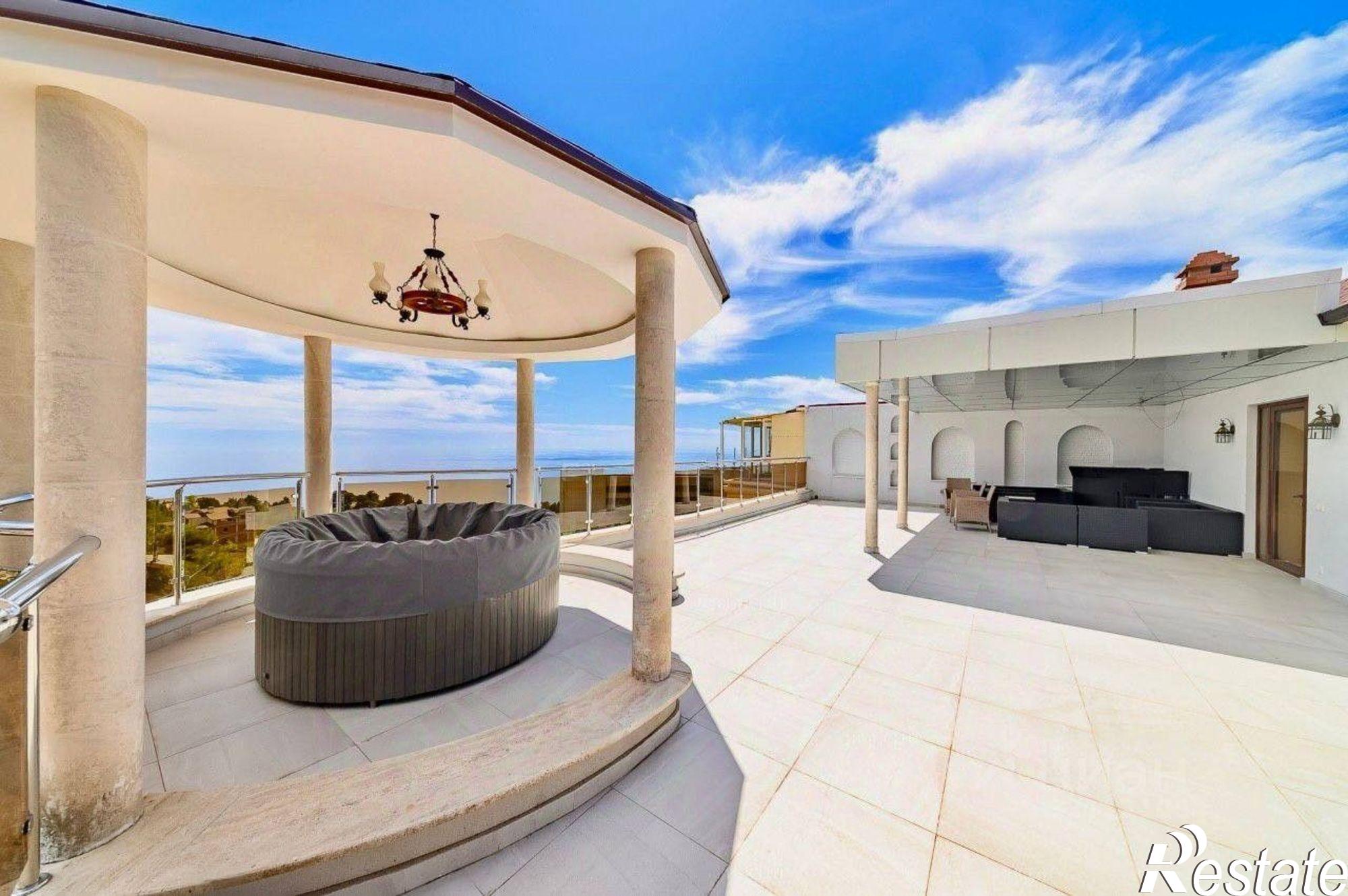 Купить квартиру за 85 000 000 рублей на Курортный пр-кт, 94/28