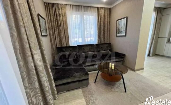 2-комн квартира Известинская улица, 37,  д. 37