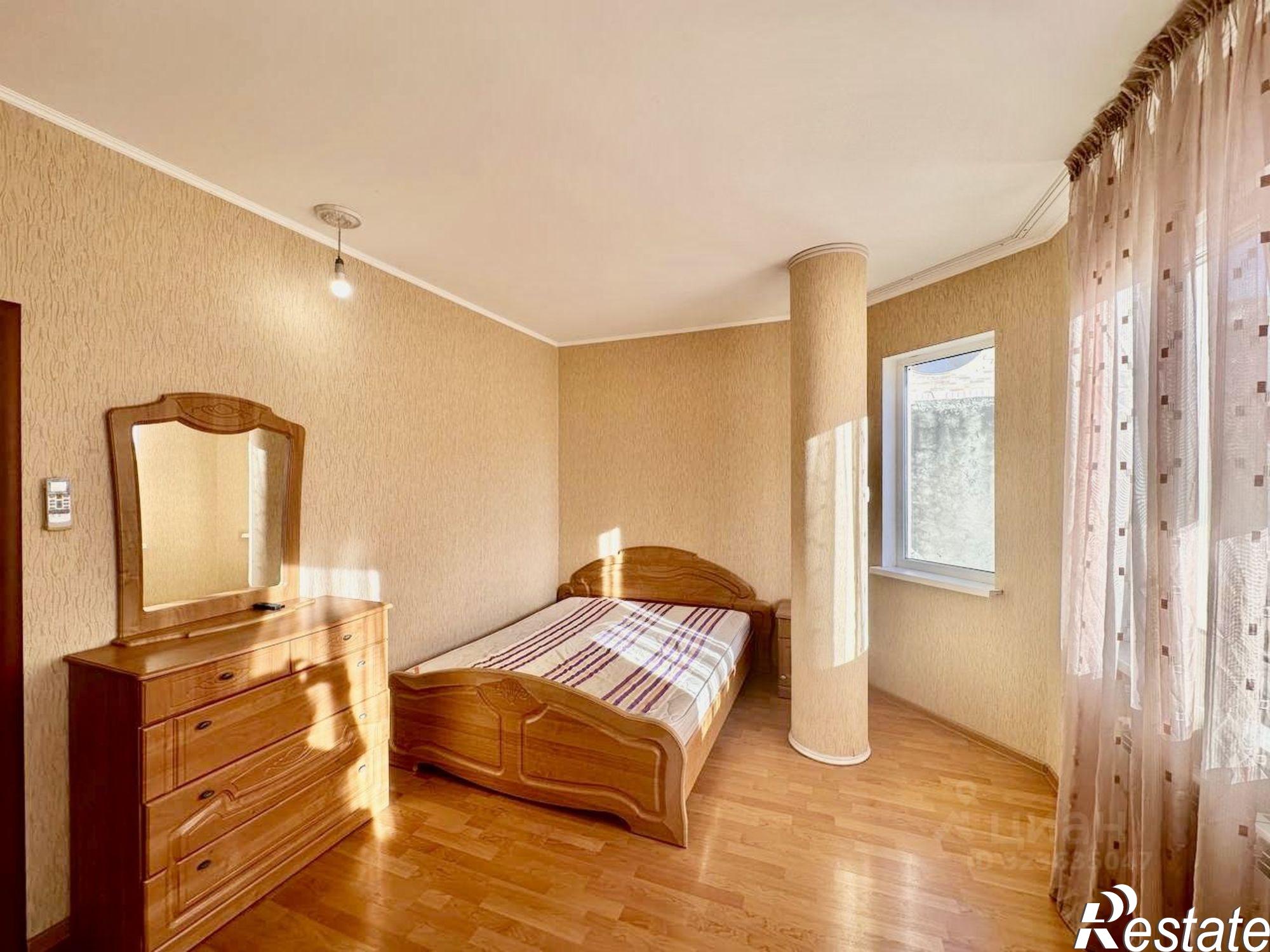 Сдать квартиру за 45 000 рублей на Учительская улица, 1/5