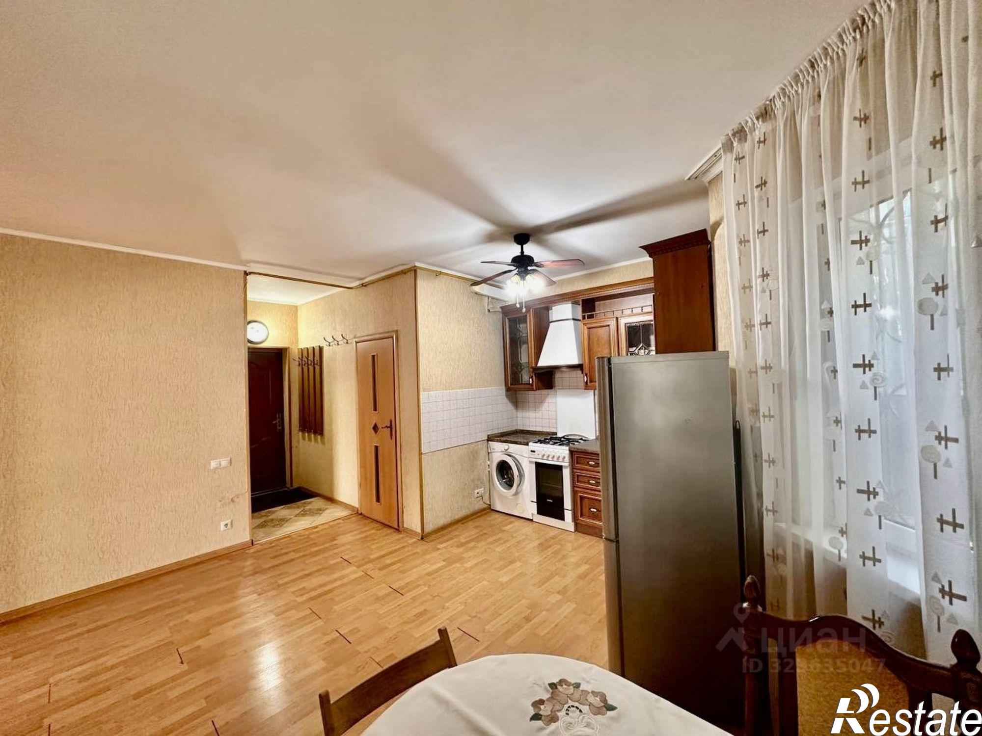 Сдать квартиру за 45 000 рублей на Учительская улица, 1/5