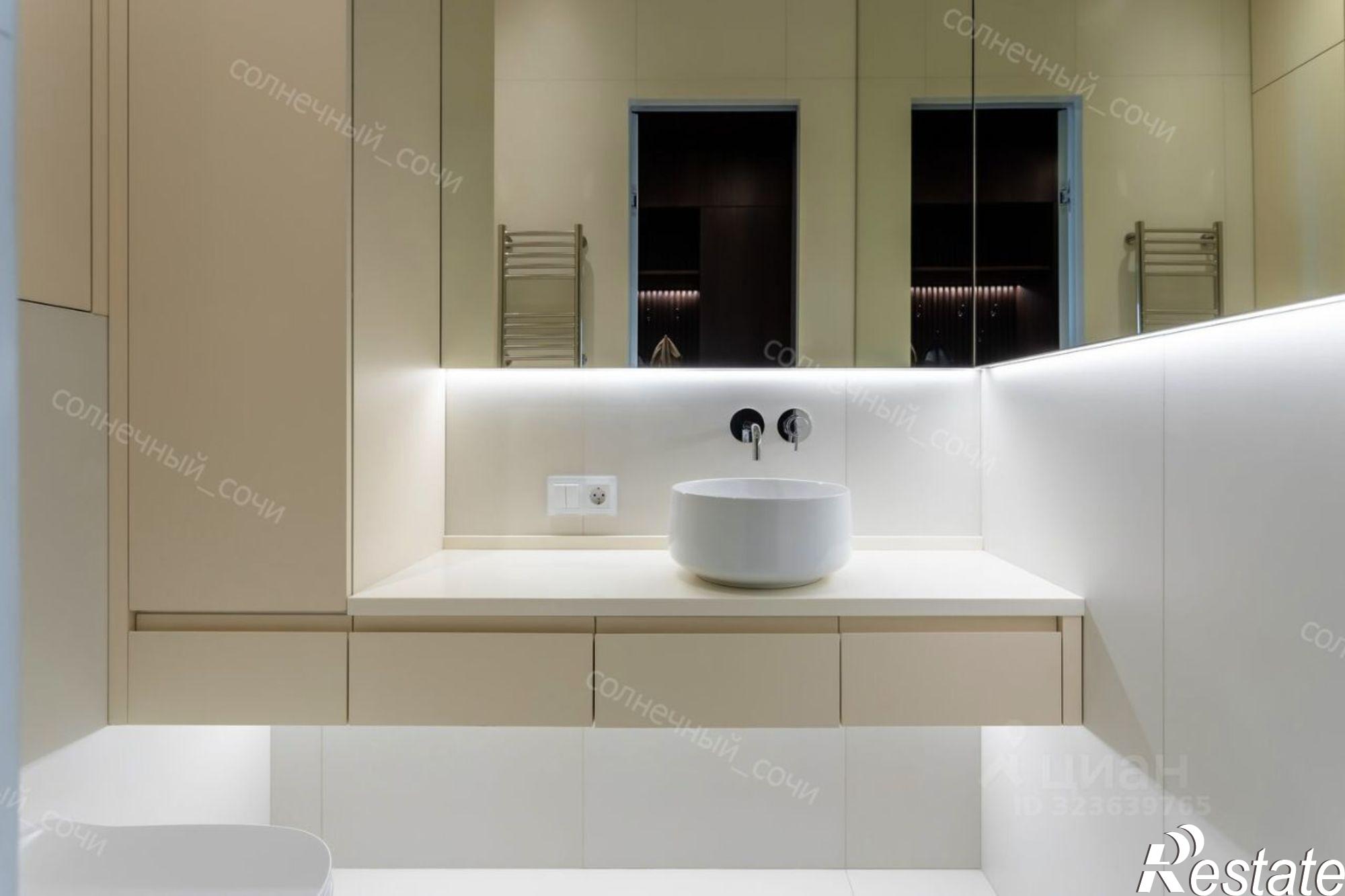 Купить квартиру за 12 000 000 рублей на Учительская улица, 9