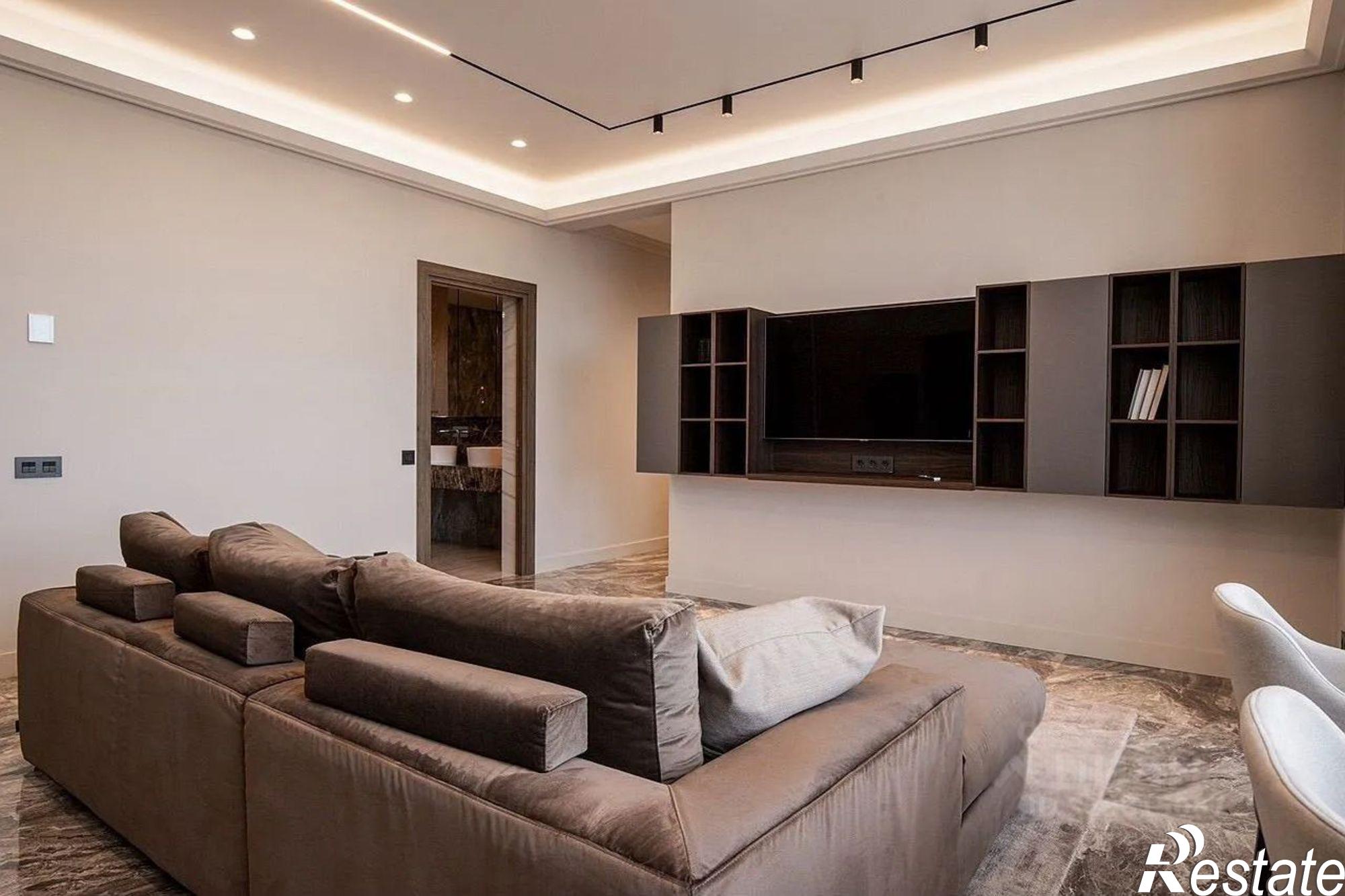 Купить квартиру за 30 000 000 рублей на Депутатская улица, 9