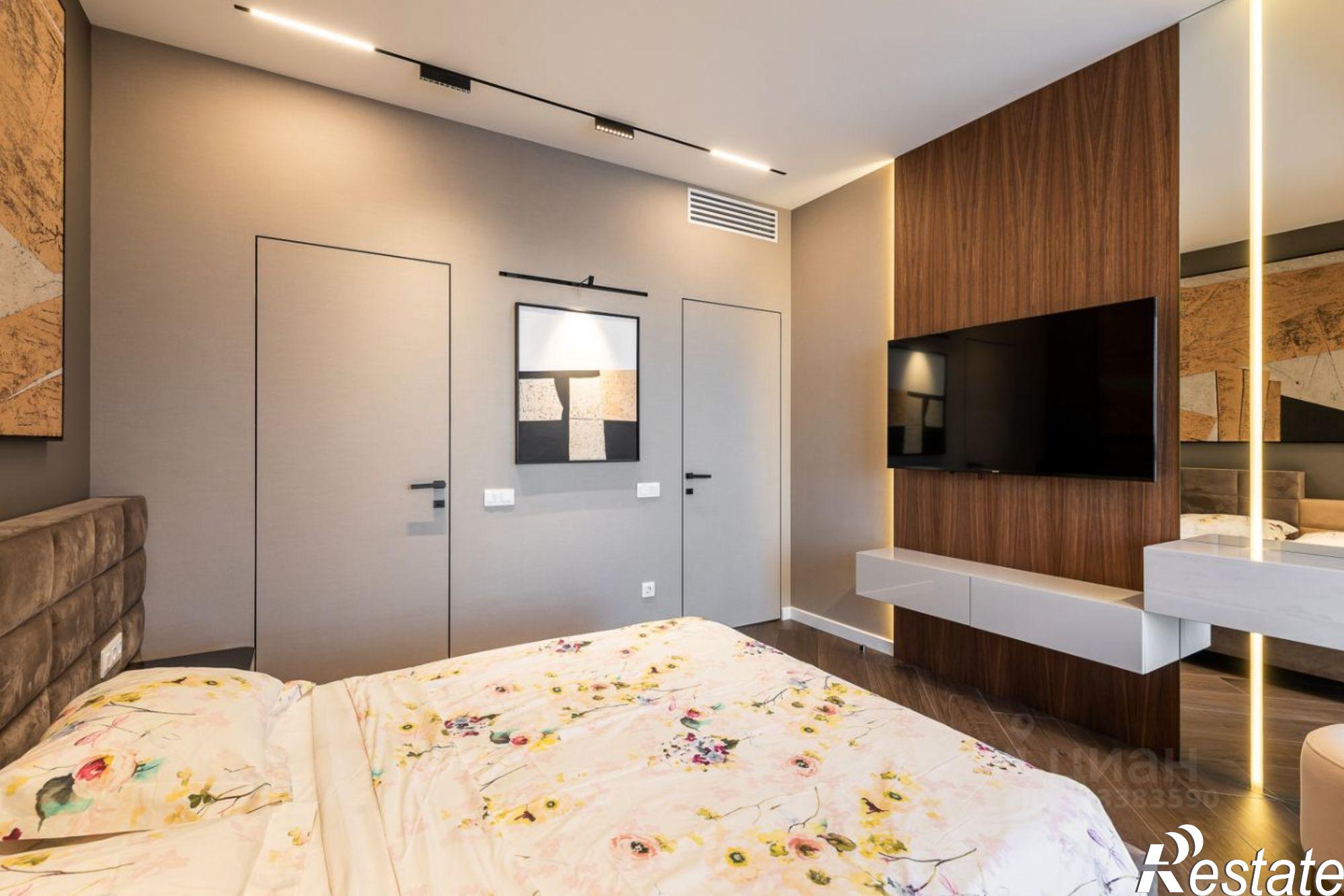 Купить квартиру за 30 000 000 рублей на улица Войкова, 30