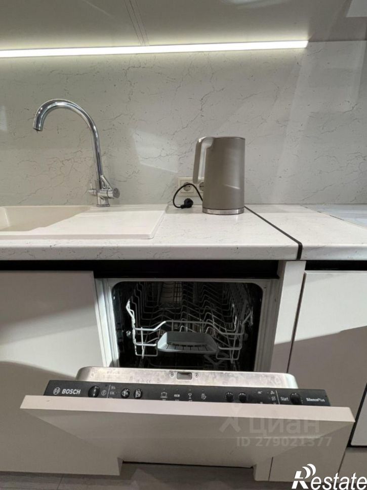 3-комн квартира Курортный проспект, 105,  д. 105