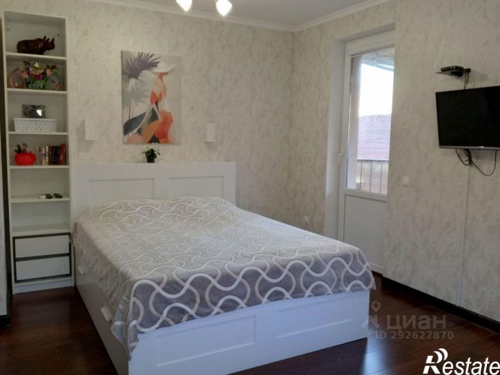 2-комн квартира улица Лазарева, 106/2,  д. 106/2