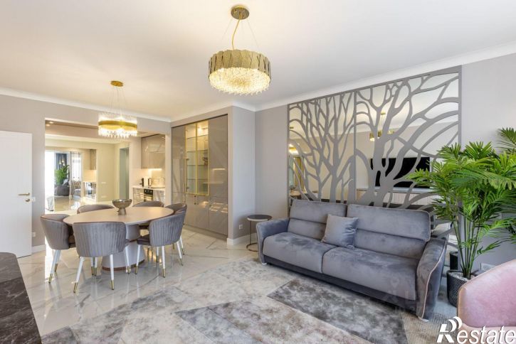 4-комн квартира улица Роз, 52,  д. 52