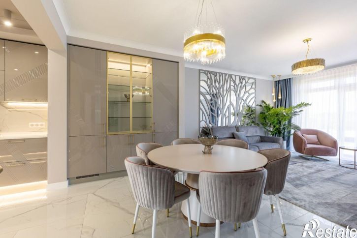 4-комн квартира улица Роз, 52,  д. 52