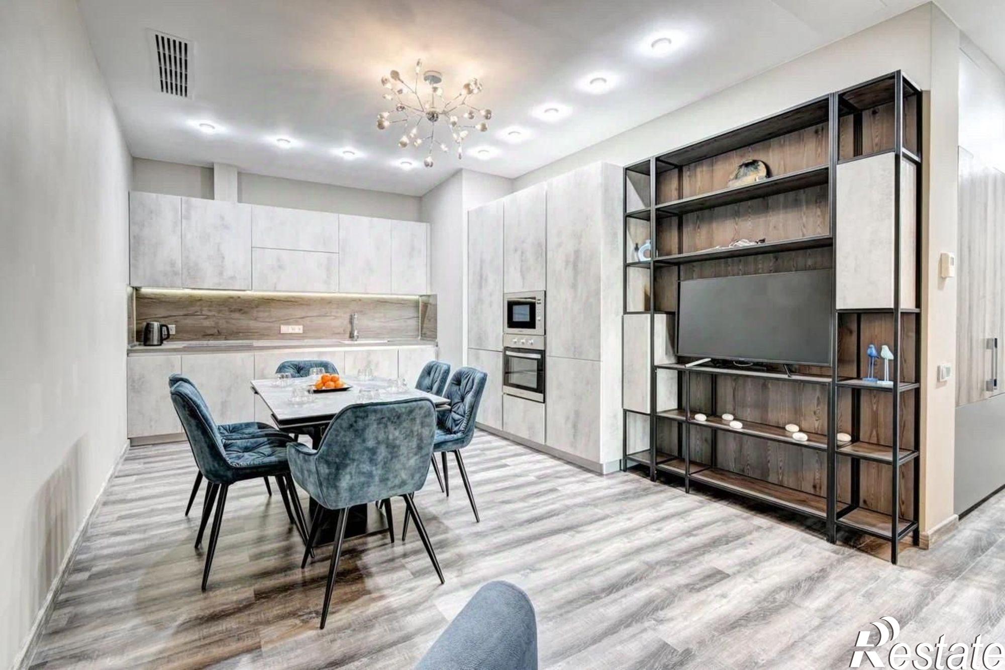 Сдать квартиру за 170 000 рублей на Курортный проспект, 105