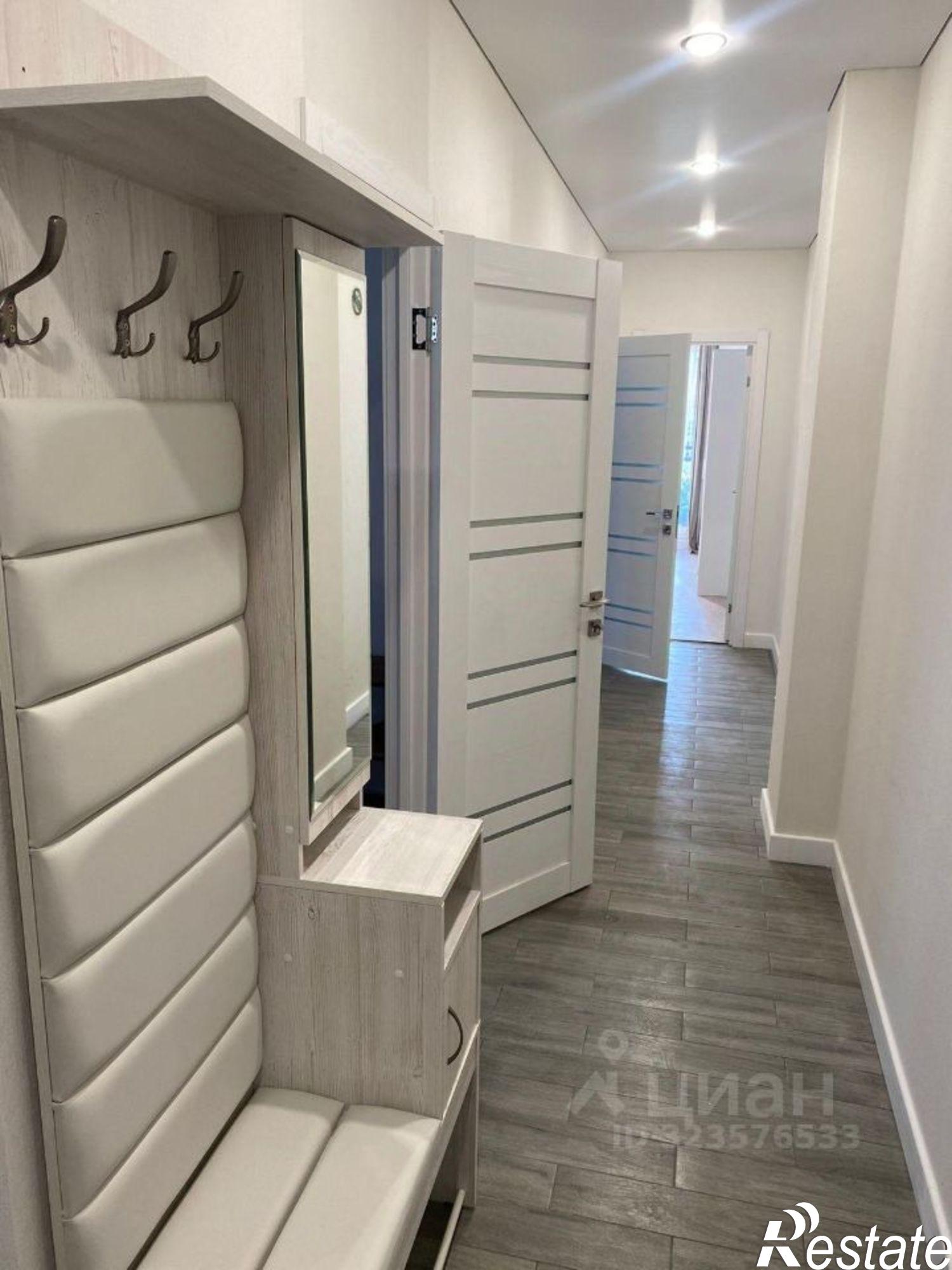 Сдать квартиру за 65 000 рублей на Туапсинская улица, 10