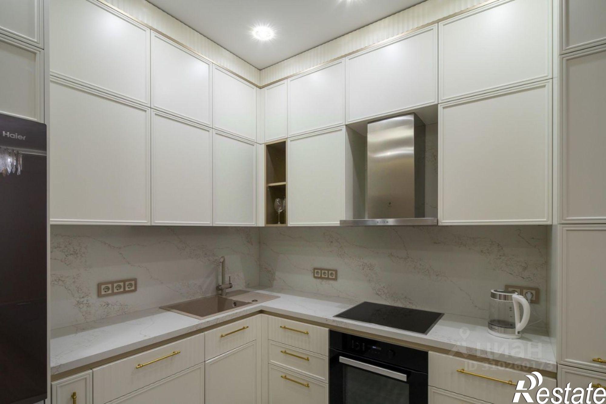 Купить квартиру за 95 000 000 рублей на Гагринская улица, 10