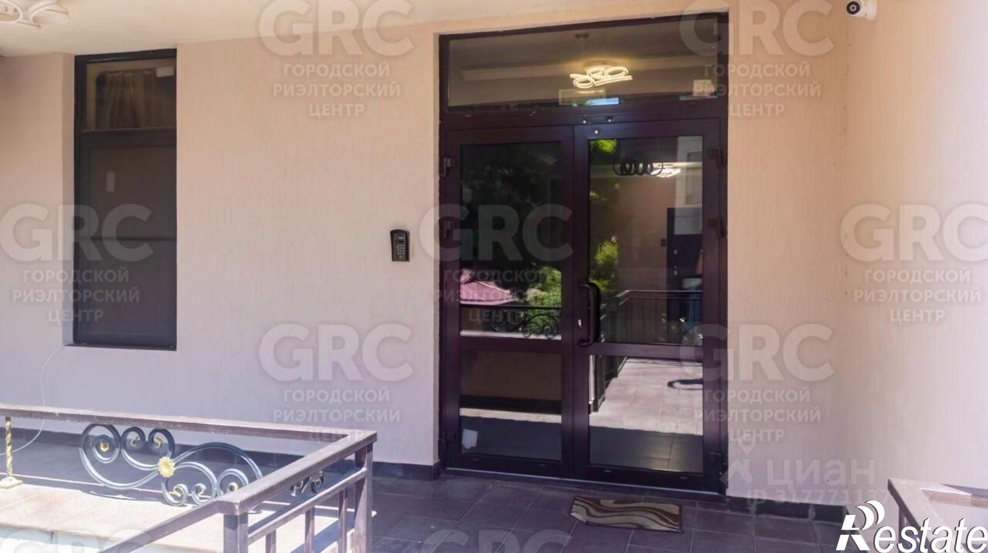 Купить квартиру за 10 500 000 рублей на улица Молокова, 1