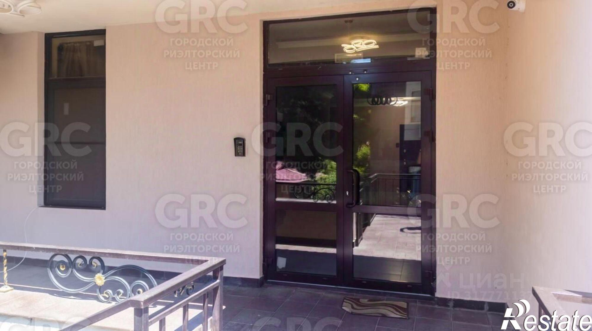 Купить квартиру за 10 500 000 рублей на улица Молокова, 1