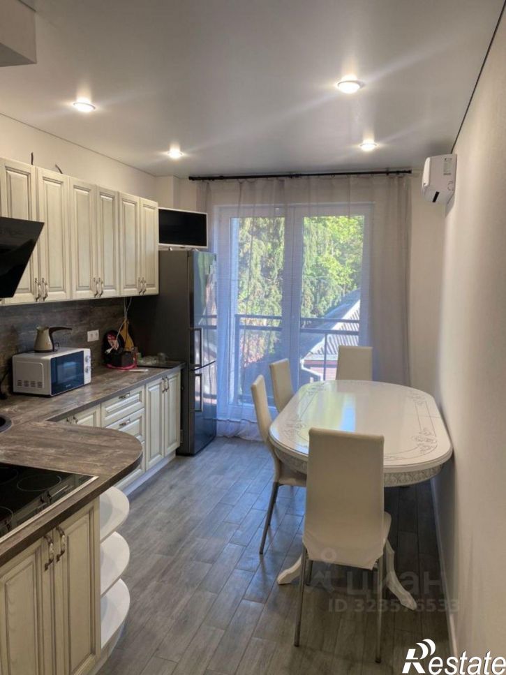 3-комн квартира Туапсинская улица, 10,  д. 10