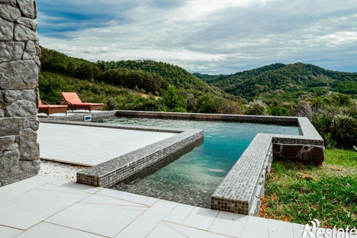 Коттедж/дом Белая улица, 12/1,  д. 12/1