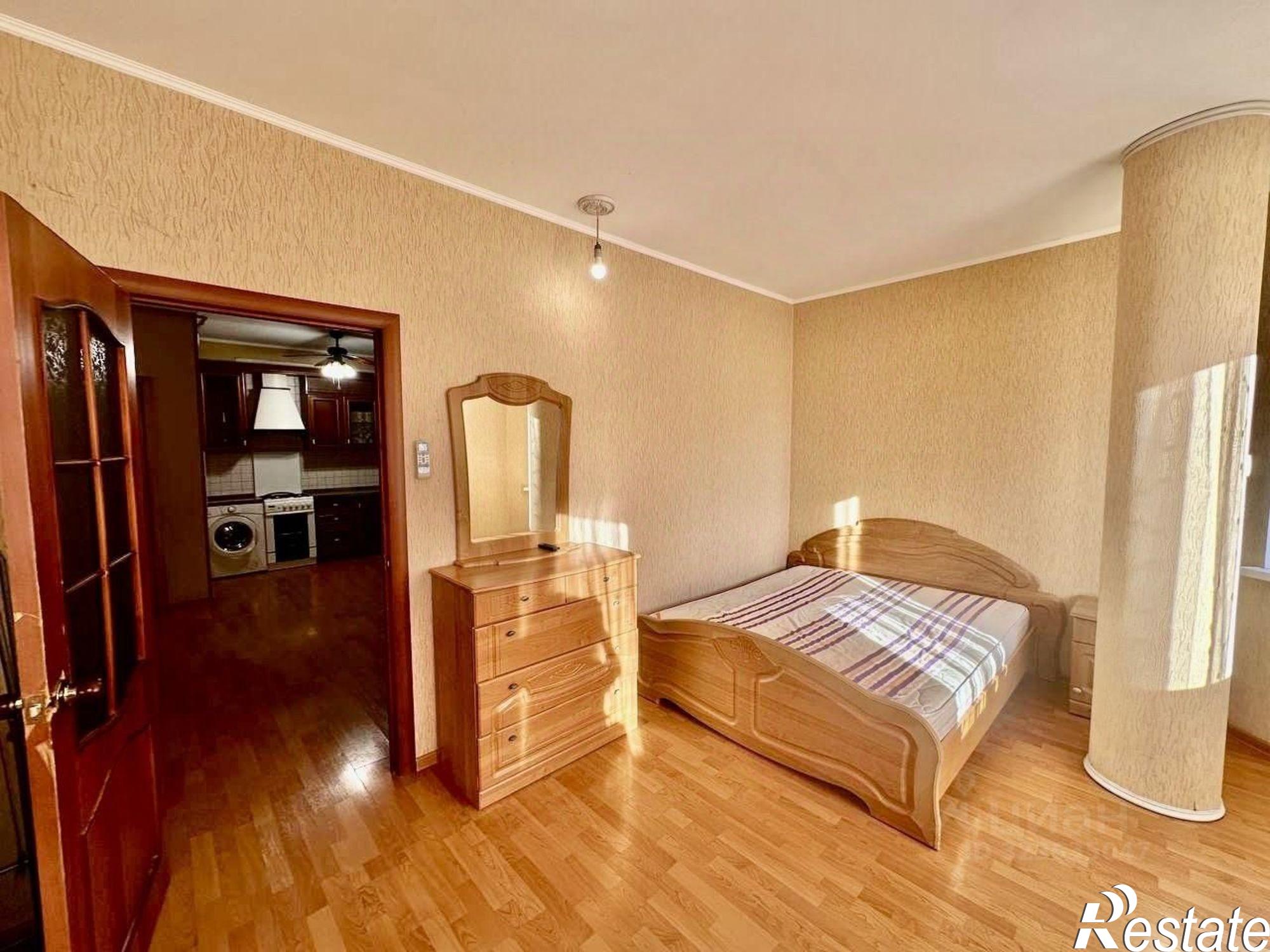 Сдать квартиру за 45 000 рублей на Учительская улица, 1/5