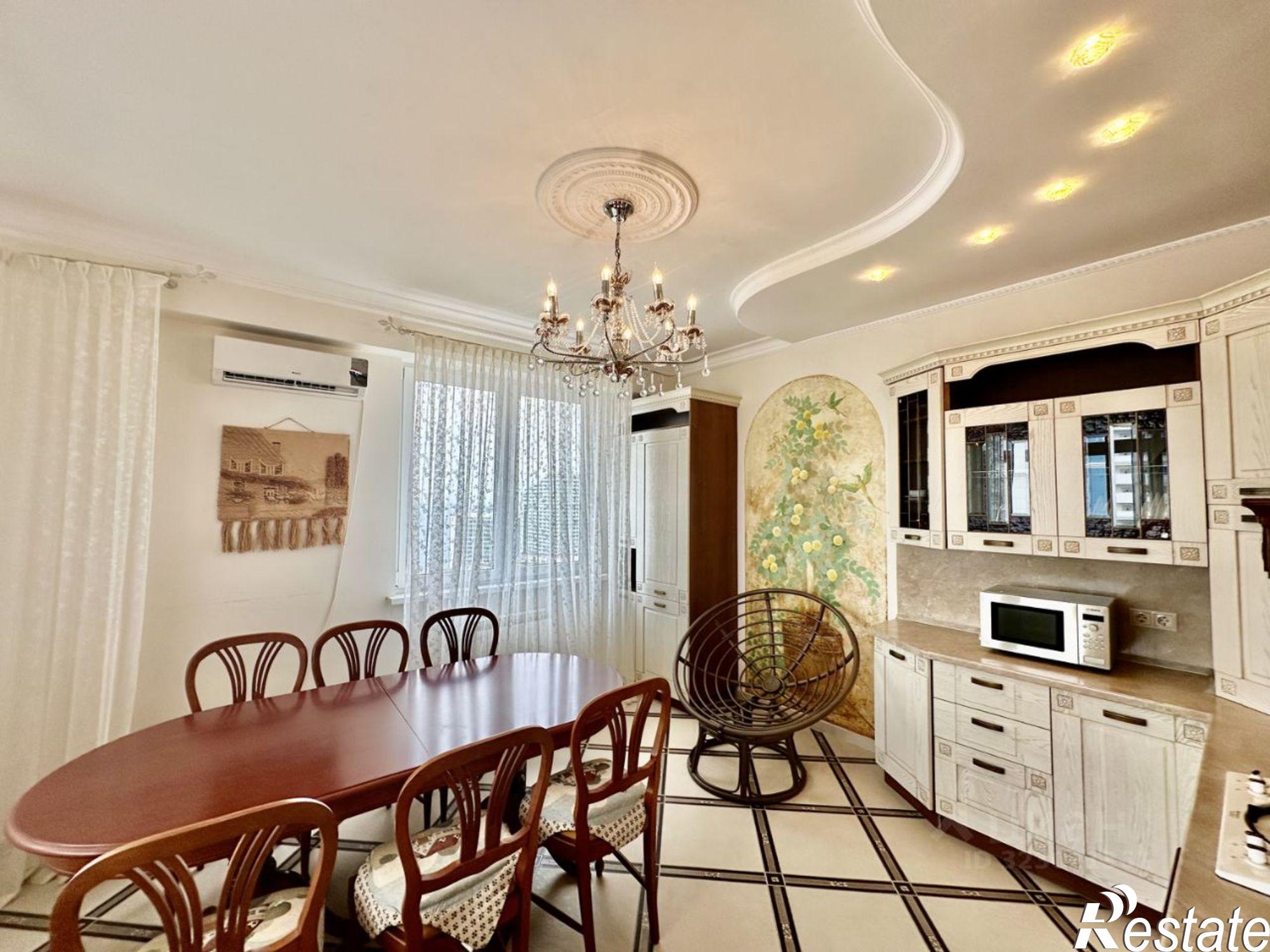 Сдать квартиру за 80 000 рублей на улица Есауленко, 4/5