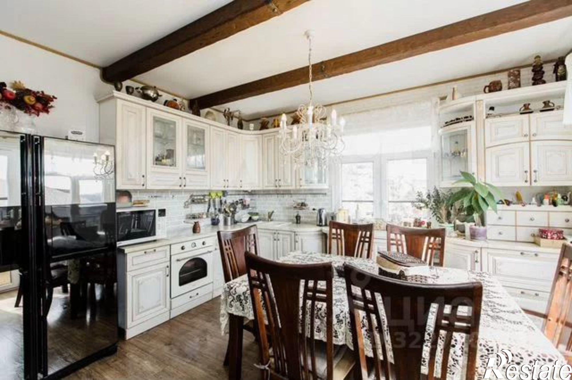 Сдать дачу, дом, коттедж за 150 000 рублей на ул Мясникяна, 16